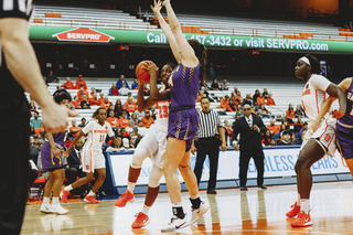 Syracuse's success in the interior enabled it to pull away.